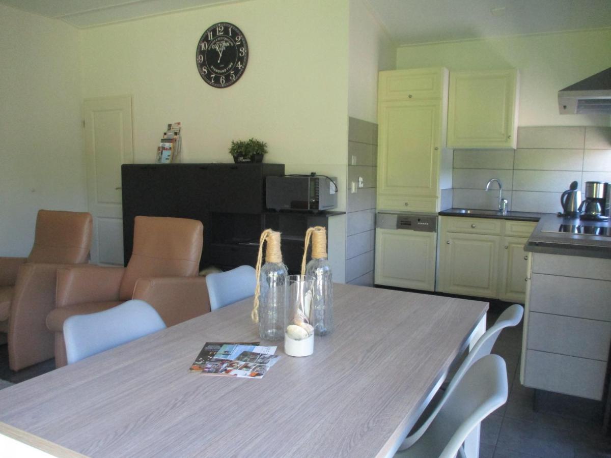 Comfortabel Vakantiehuis Aan Zee En Meer ! Kamperland Exteriör bild