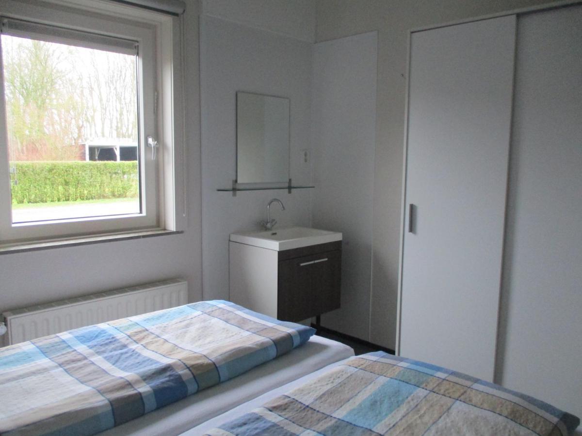 Comfortabel Vakantiehuis Aan Zee En Meer ! Kamperland Exteriör bild