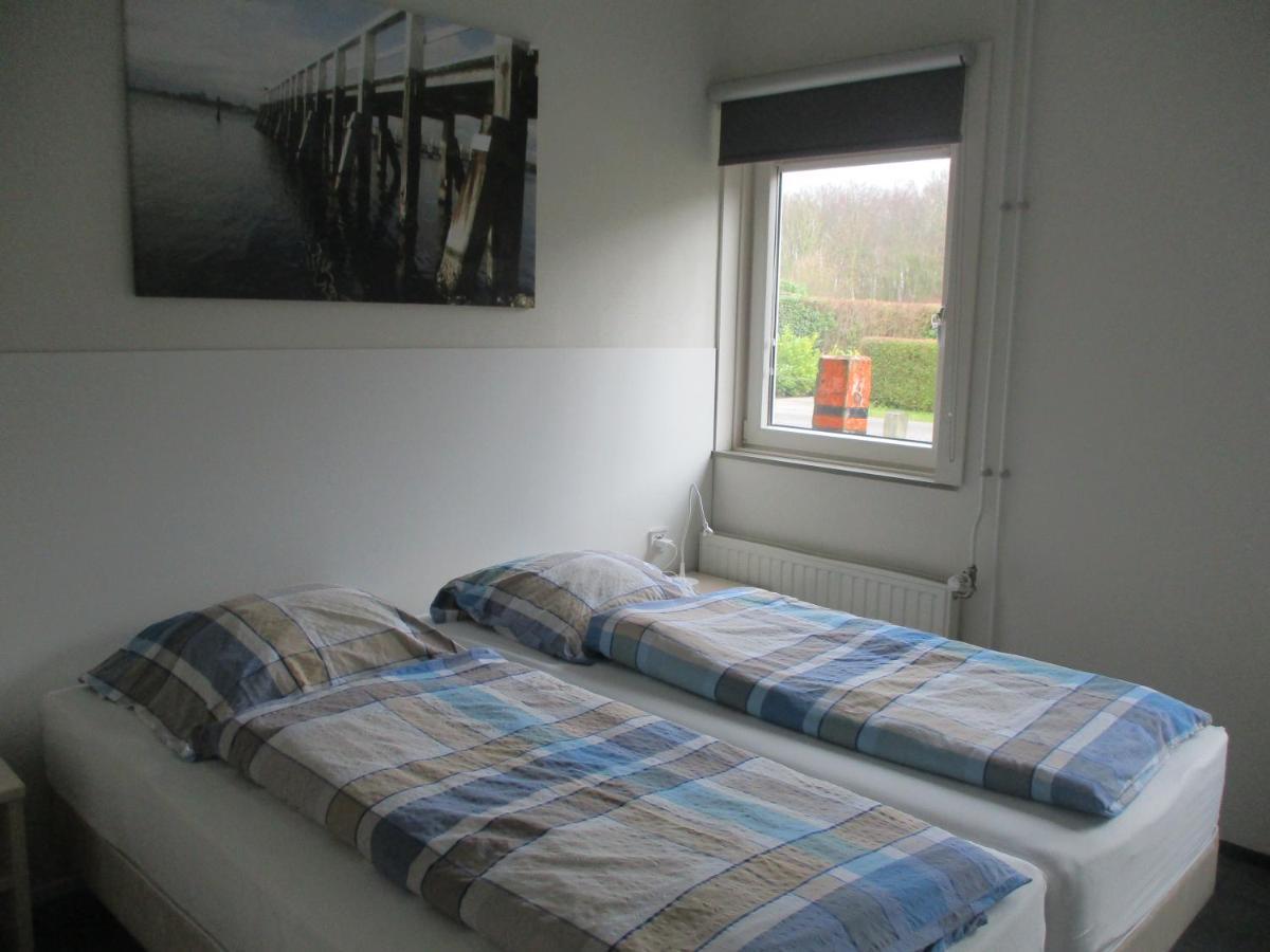 Comfortabel Vakantiehuis Aan Zee En Meer ! Kamperland Exteriör bild